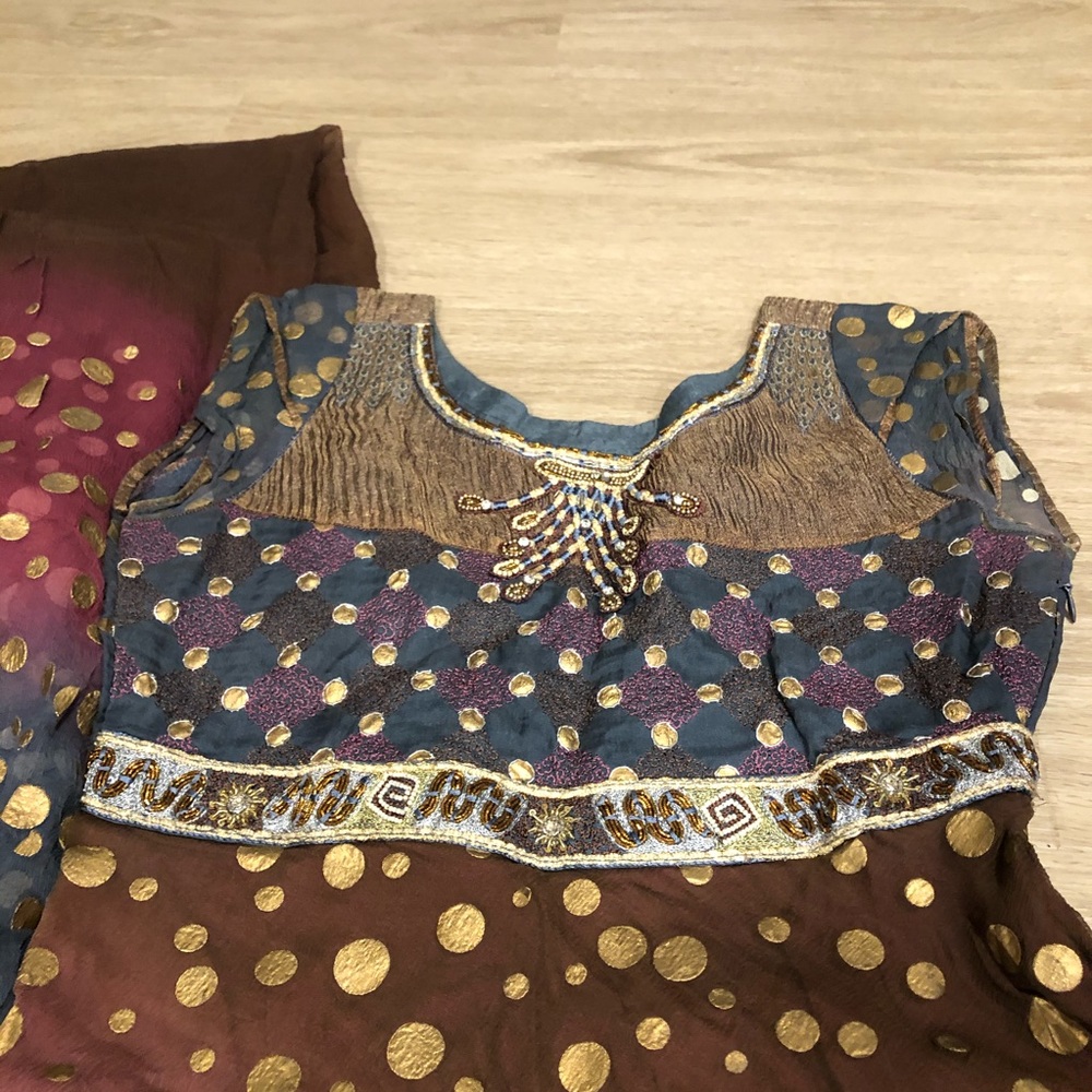 Salwar Set - Picture 4 of 6
